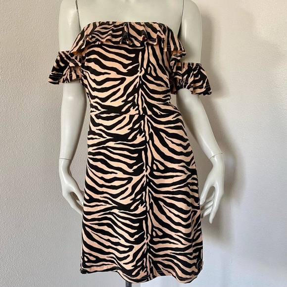 Missguided Zebra Print Bardot Frill Skater Dress - Picture 6 of 13